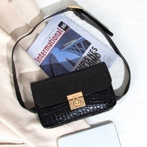 Chic black Fanny pack